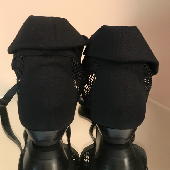 NWB CHINESE LAUNDRY Black mesh and tie front wedges - Picture 4 of 5